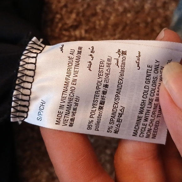 Alfani black abstract cold shoulder tunic top size small - Picture 9 of 12